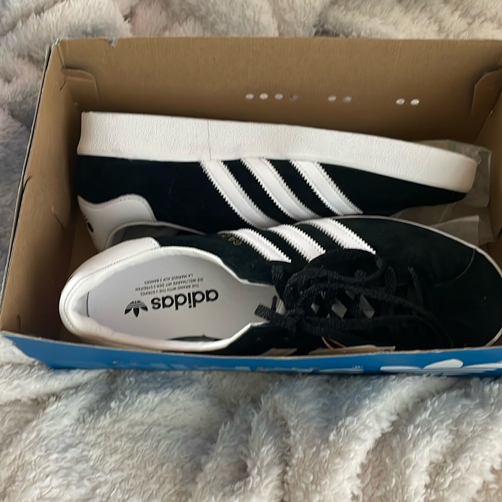 Adidas gazelle 85-size 8 1/2 men’s.